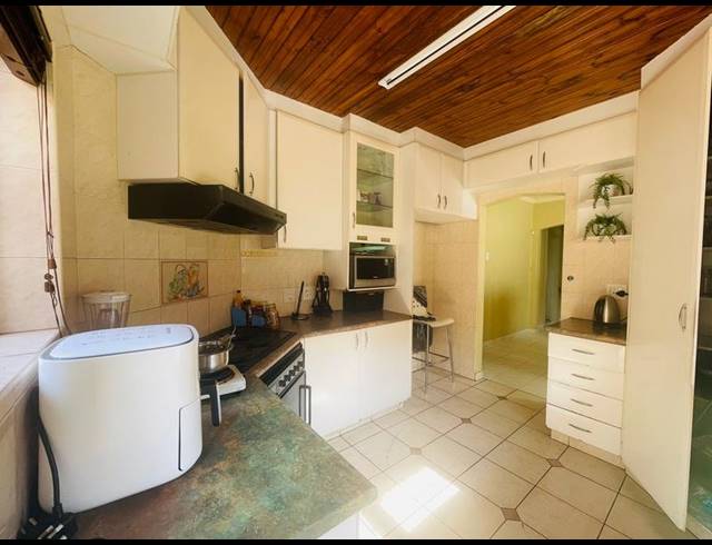3 BEDROOM HOUSE FOR SALE IN BLUFF